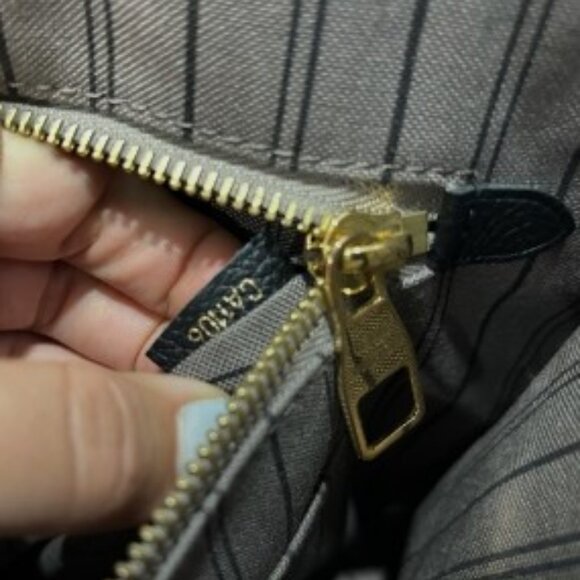 Authentic Louis Vuitton Empreinte Pont Neuf black $3700 MSRP - Picture 10 of 16